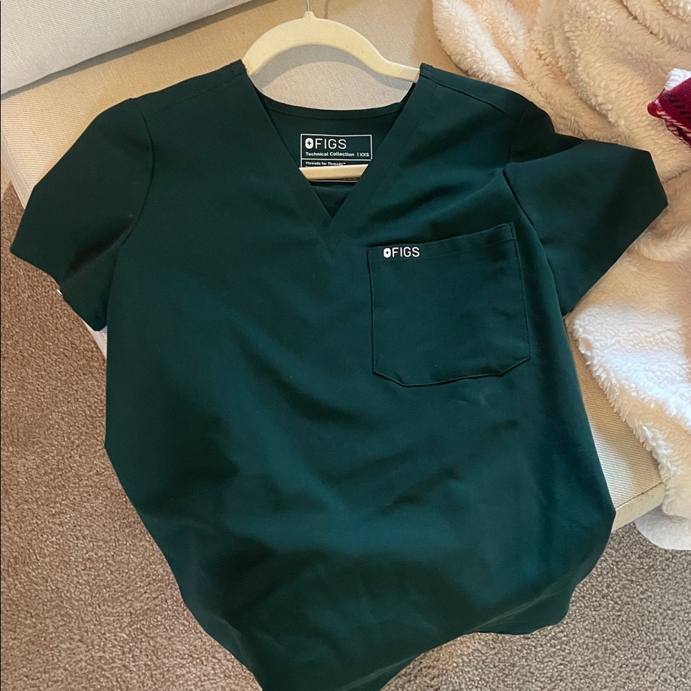 Figs British Racing Green Scrub Top - Picture 6 of 10